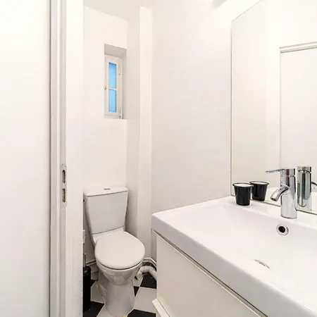 Lejlighed Le Petit Chaponnay Charming 1-bedroom In Saxe-gambetta